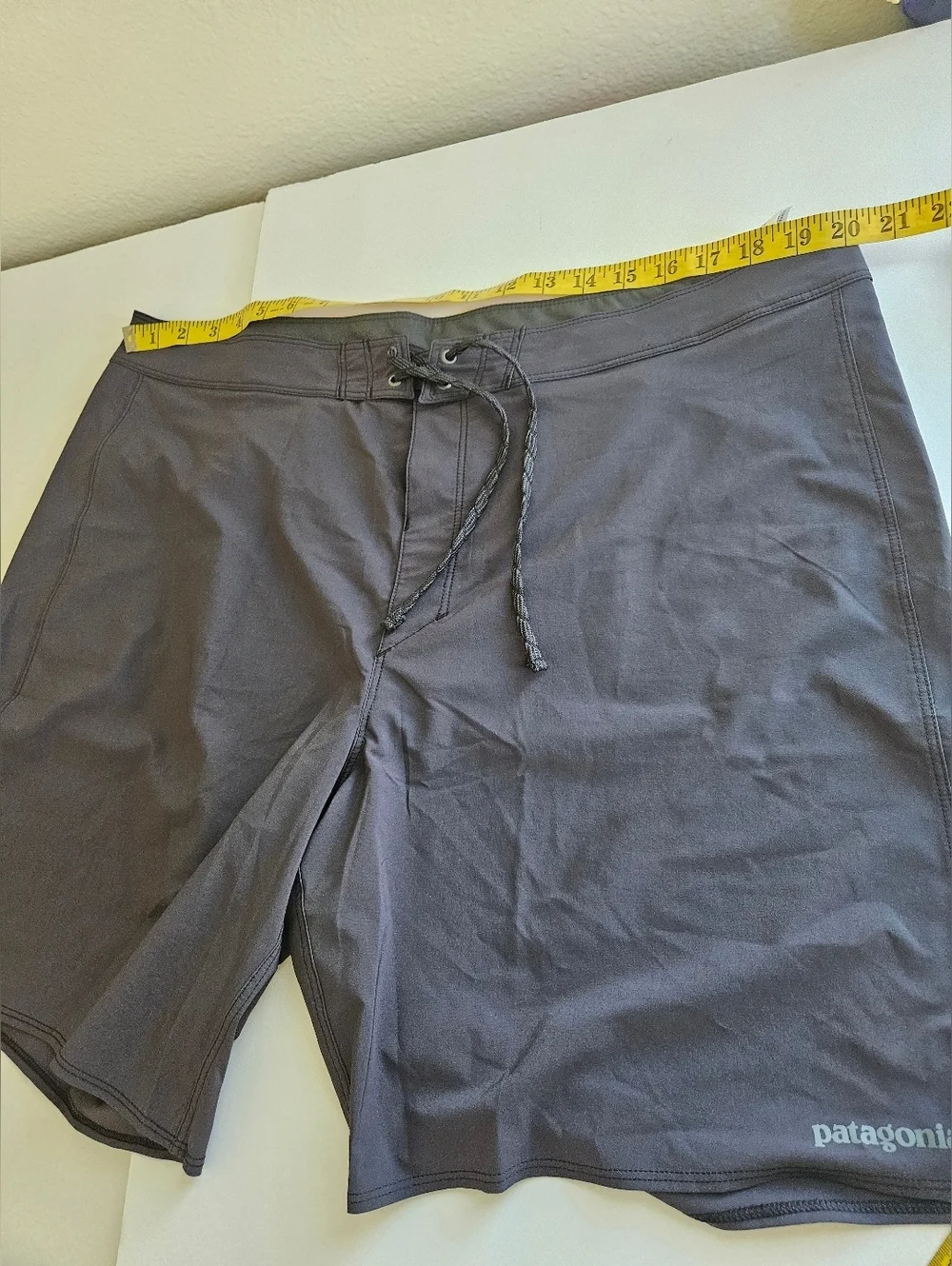 Patagonia-Men's L Hydropeak Boardshorts Charcoal